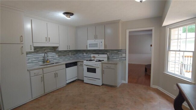 Foto del edificio - 316 Creekbend Dr