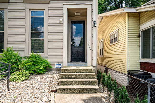 Building Photo - 1432 Rufer Ave