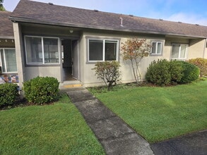 Building Photo - 803 NE Alameda Ave