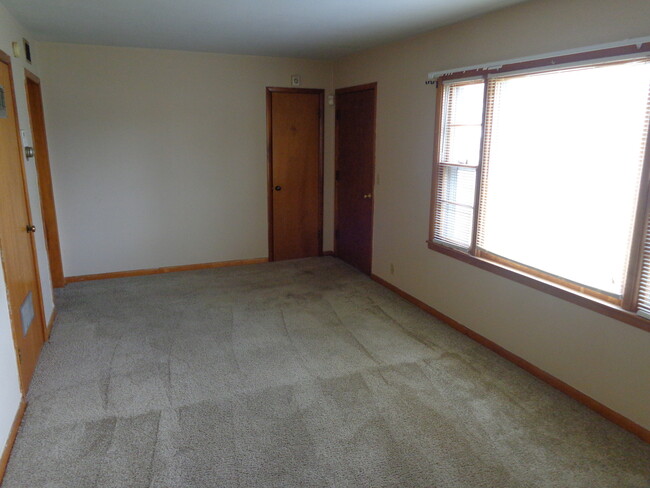 Building Photo - Large Corner Lot