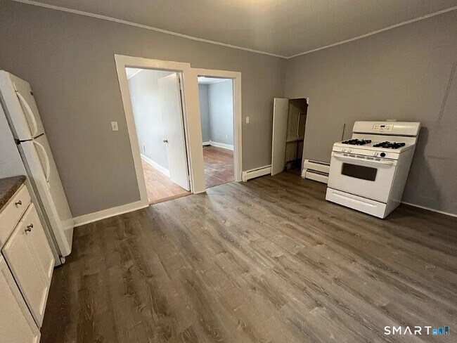 Building Photo - 22 Green St