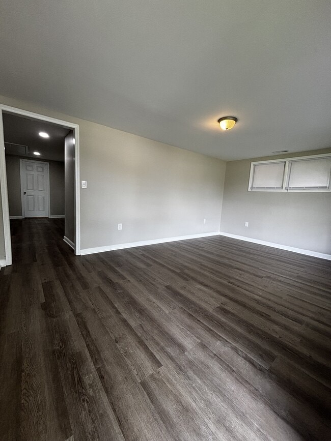 Building Photo - 1127 Olivia Ln