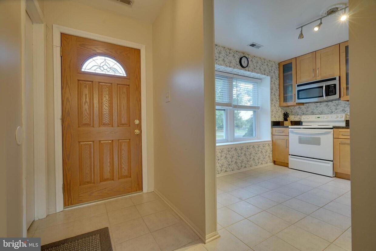 Foto principal - 5005 Red Haven Dr