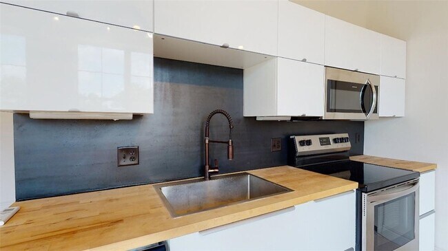 Foto del edificio - 305 W 27th St