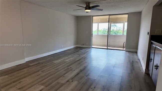 Foto del edificio - 403 NW 68th Ave