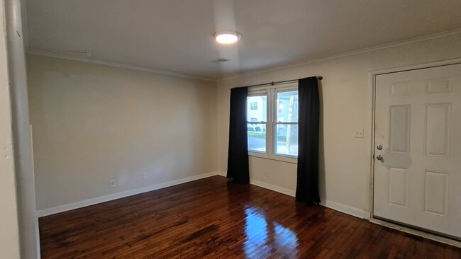 Building Photo - 307 California Ave