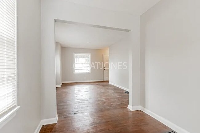 Foto del edificio - 2029 Glenridge Dr