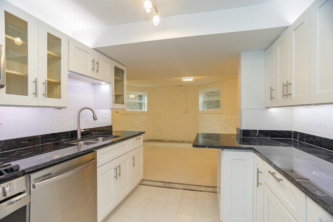 Foto del edificio - 5417 N Glenwood Ave