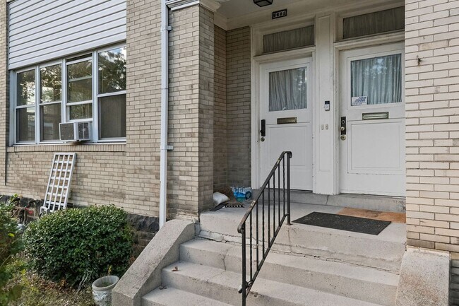 Foto del edificio - 6603-6603 Woodwell St