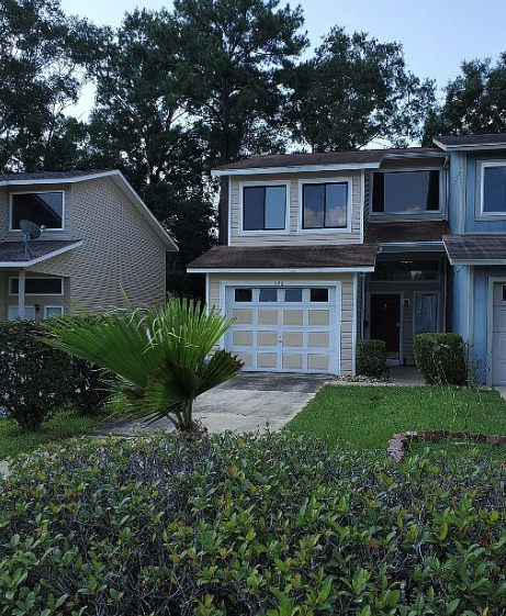 Front of House - 146 Woodfield Pl