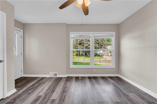 Foto del edificio - 1253 Hilltop Dr
