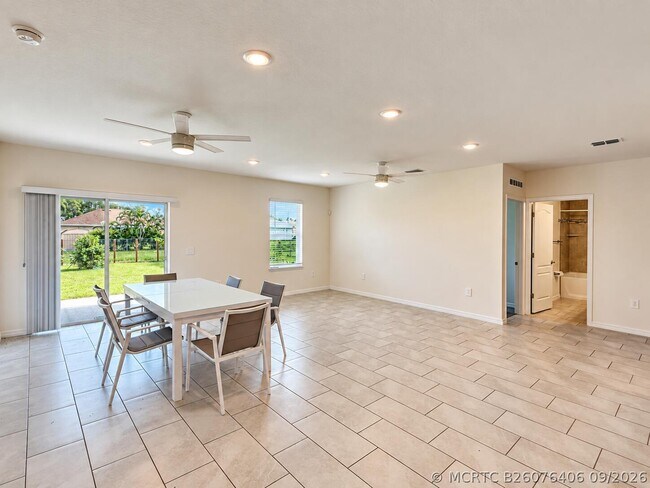 Foto del edificio - 1025 SW Sarto Ln