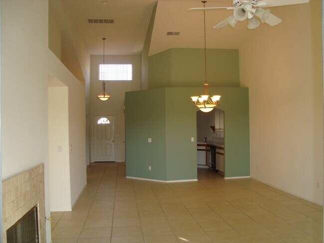 Foto del edificio - 42593 Liolios Dr