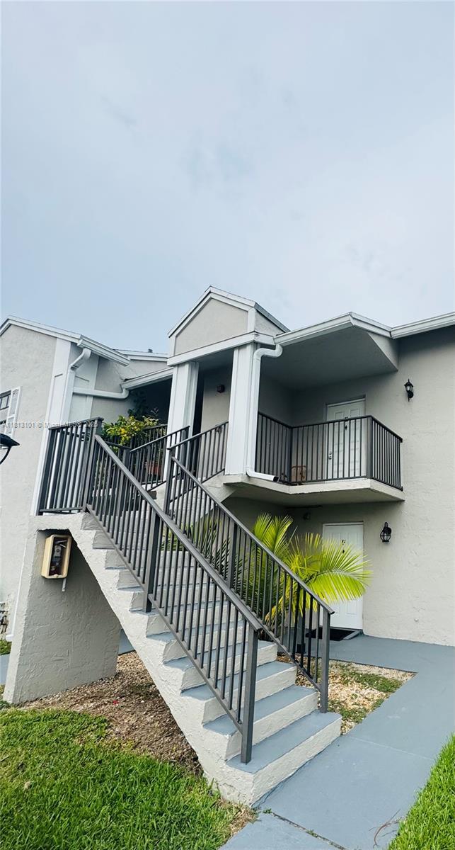 Building Photo - 1071 Adams Ave