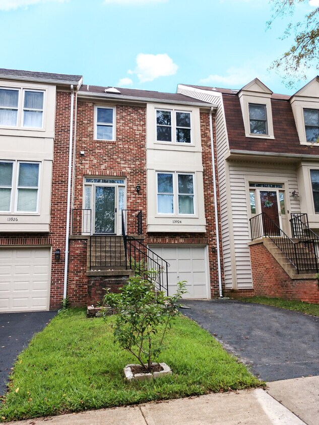 Townhouse - 13924 Middle Creek Plz