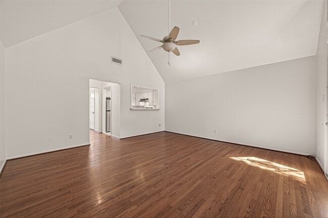 Building Photo - 615 Kipling St