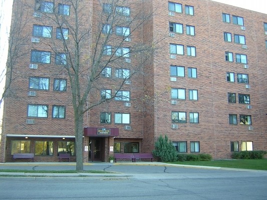 Building Photo - River Bend Apartments