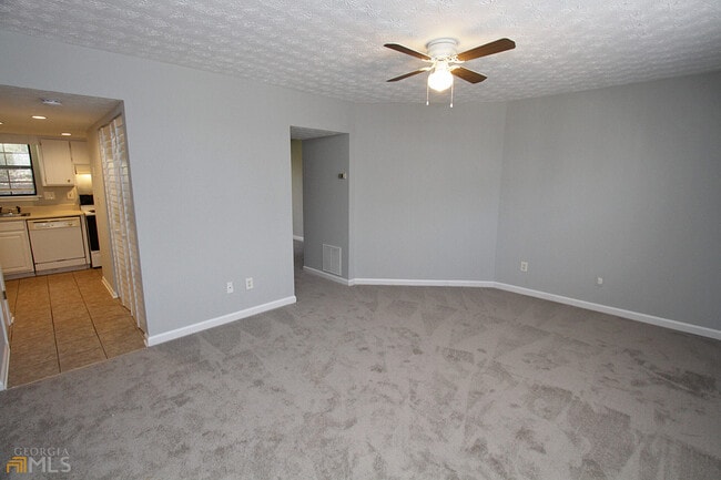 Building Photo - 3232 Highpoint Ct