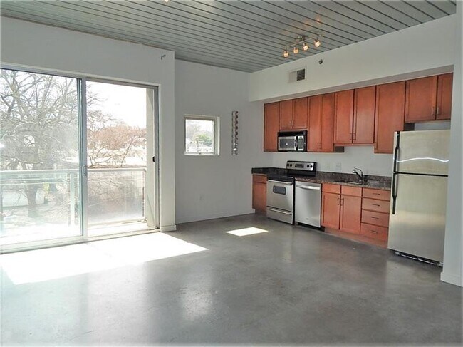 Foto del edificio - 620 Glen Iris Dr NE