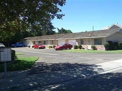  - 1211-1233 N Palm St