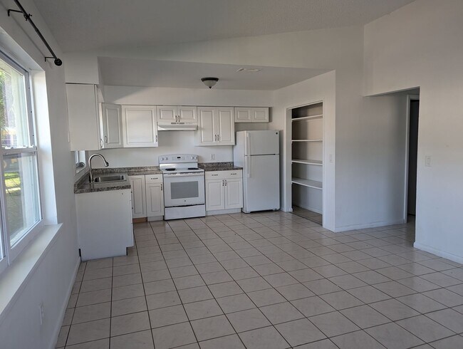 Foto del edificio - Nice 3/1 Crystal River Duplex Available