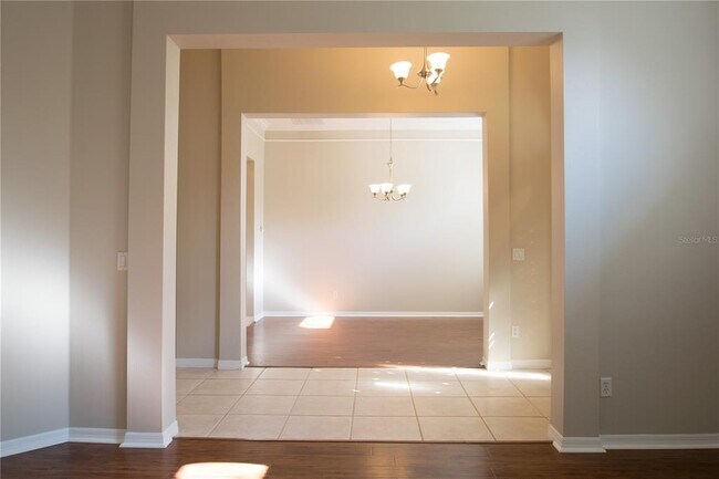 Building Photo - 10050 Canopy Tree Ct