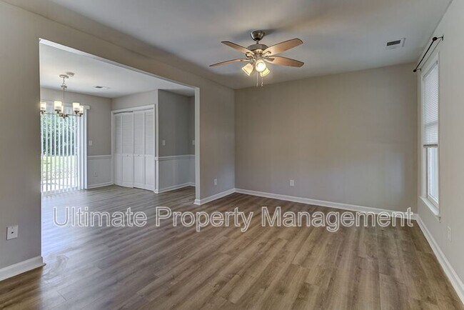 Building Photo - 5038 Shelley Dr