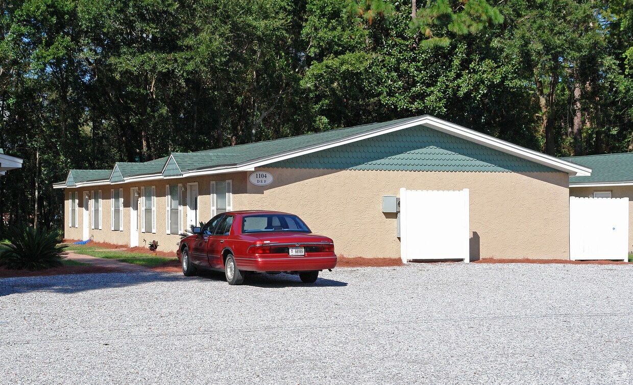 Building Photo - 1006-1104 W 19th Ct