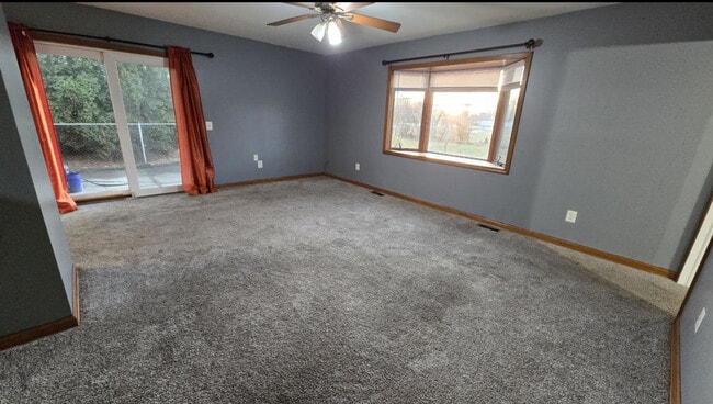 Building Photo - 29543 Eiffel Ave