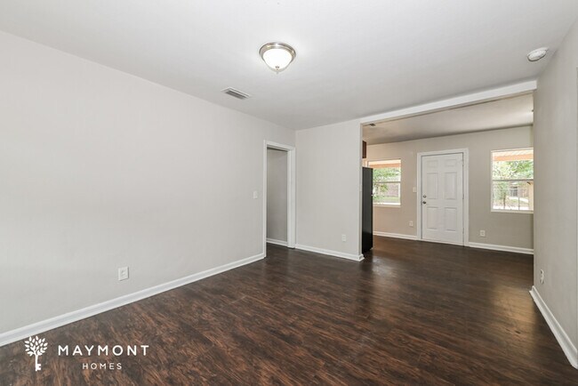Foto del edificio - 6157 Cedar Hills Blvd