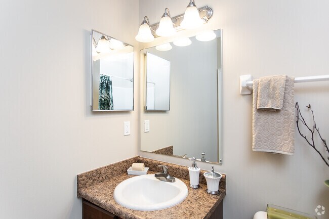 2BR, 2BA - 933 SF - The Easton - The Residences at Liberty Crossing