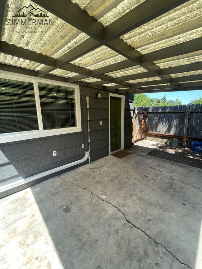 Photo - 611 Centennial Blvd Apartment