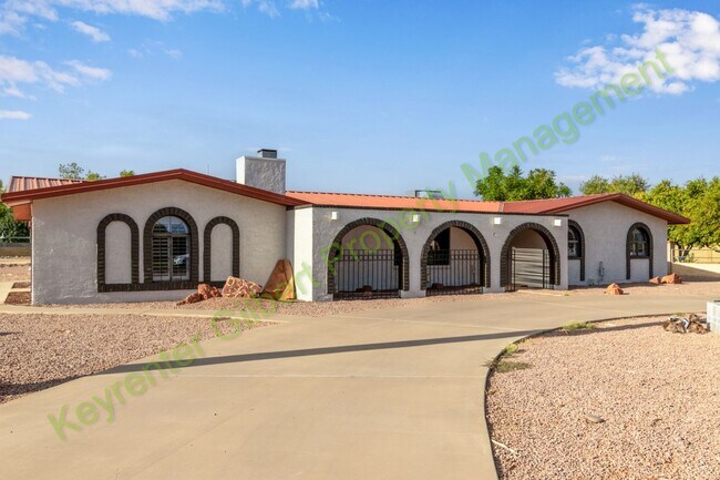 Foto del edificio - Beautiful Gilbert Home with Shared Pool — ...