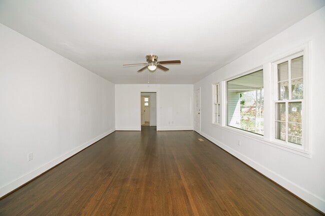 Building Photo - 305 Hickory Ave SW