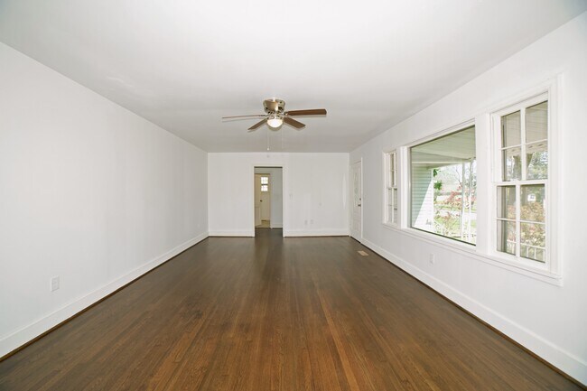 Foto del edificio - 305 Hickory Ave SW