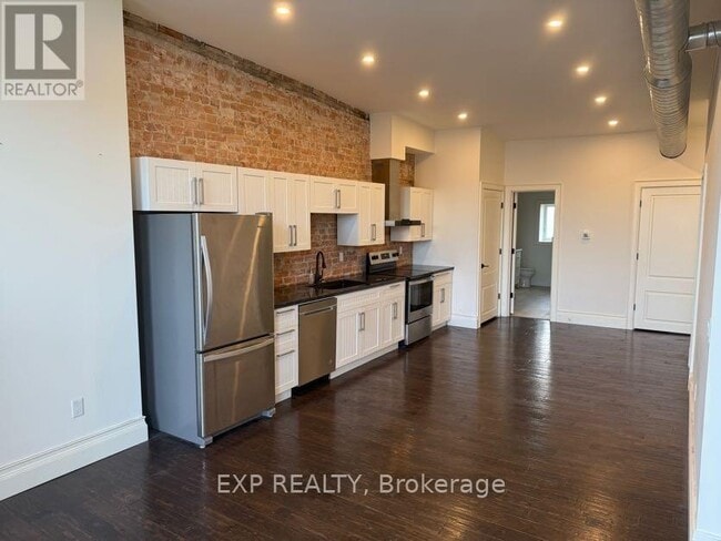 Photo du bâtiment - 172 Broadway