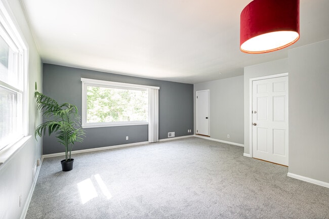 Living 2_New Carpet - 3558 N Cramer St