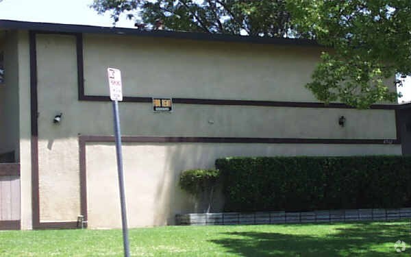 Foto del edificio - 4762 Canoga St