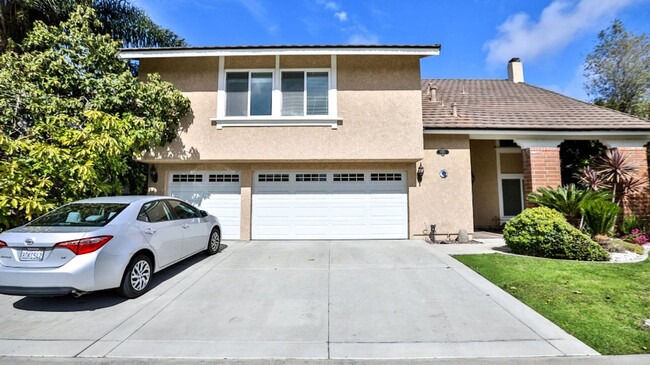 Building Photo - Stunning Home in Fountain Valley for Lease