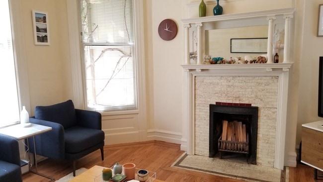 Building Photo - 905 Diamond St