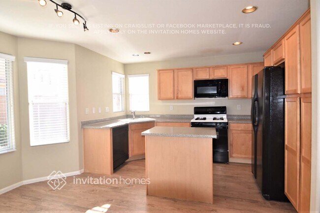 Building Photo - 723 Aloe Yucca Ave