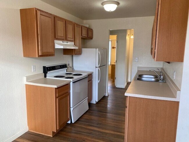 Building Photo - 3941 Clear Acre Apt 240