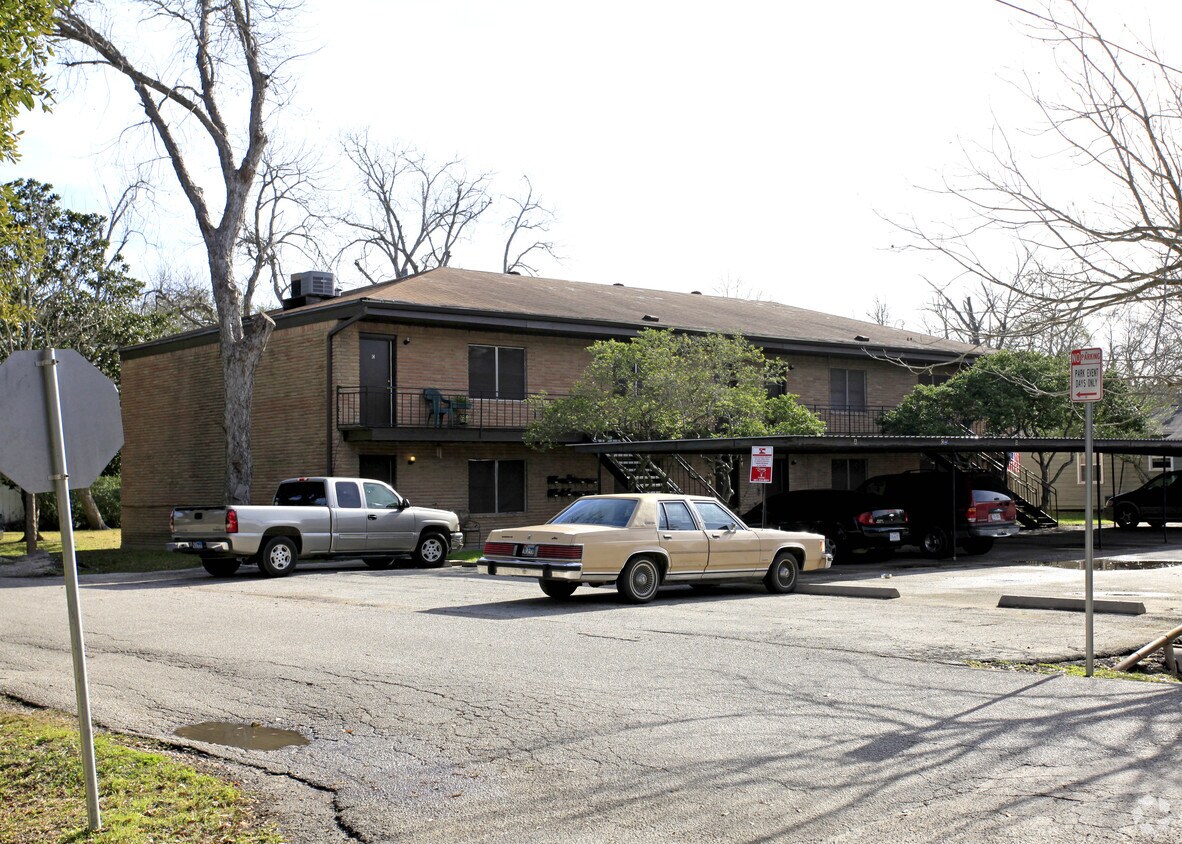 Primary Photo - 201 S Kansas Ave