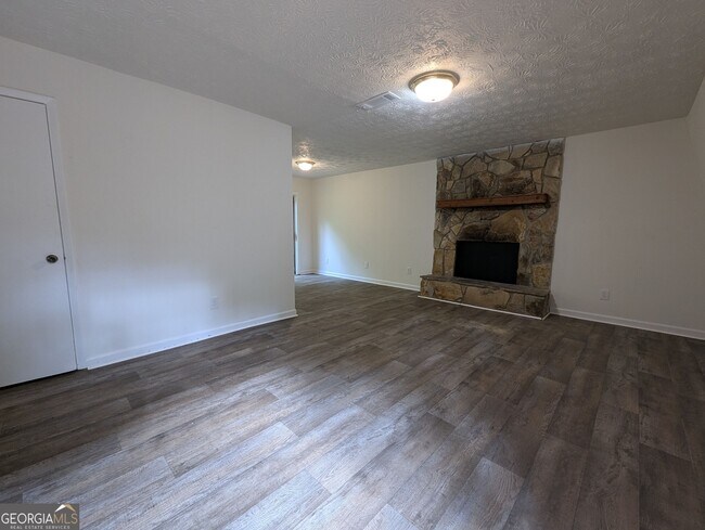 Foto del edificio - 257 Rustwood Dr
