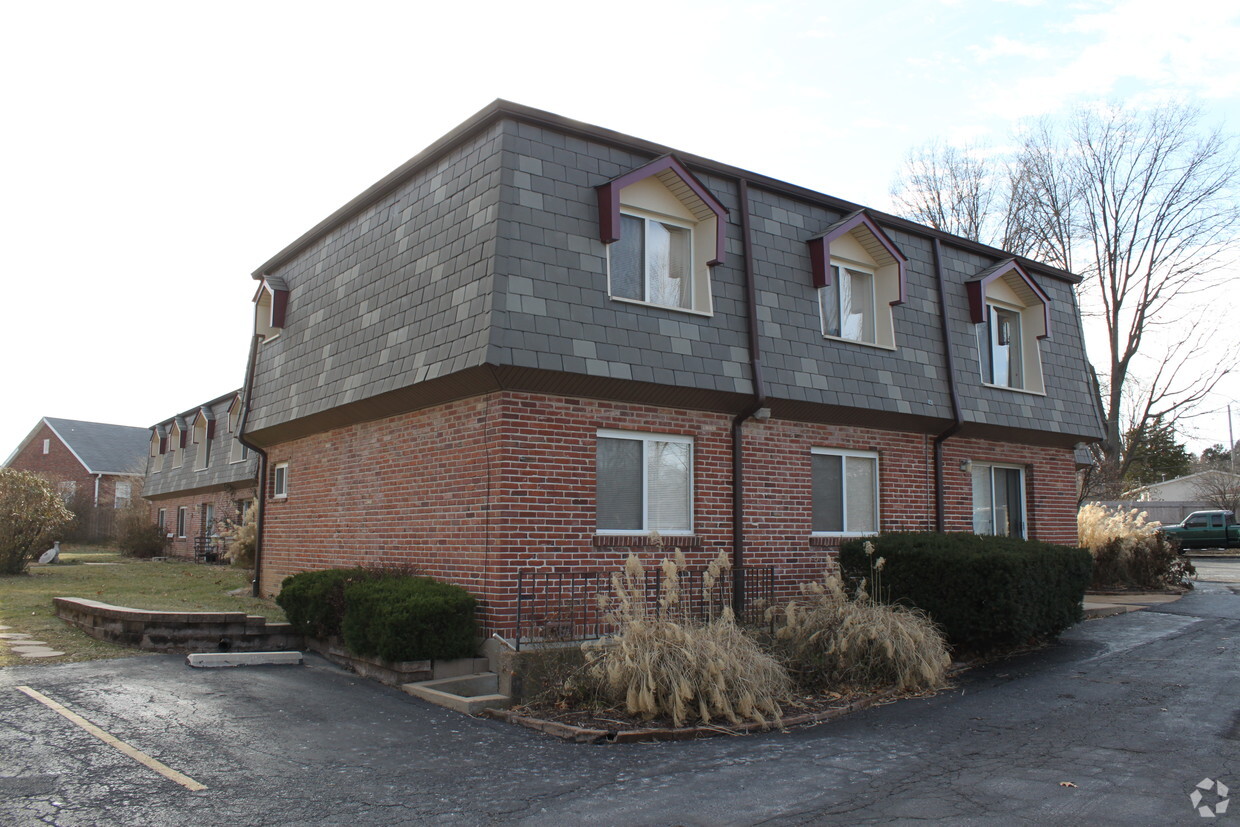 Primary Photo - Dover Place Apartments