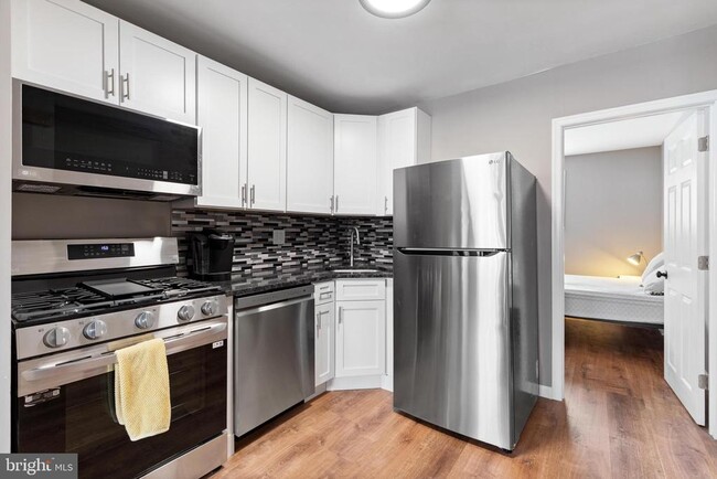 Building Photo - 331 Ripka St