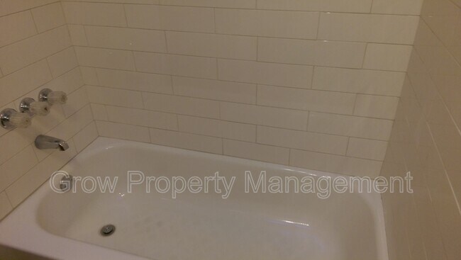 Foto del edificio - 1232 N Newkirk St