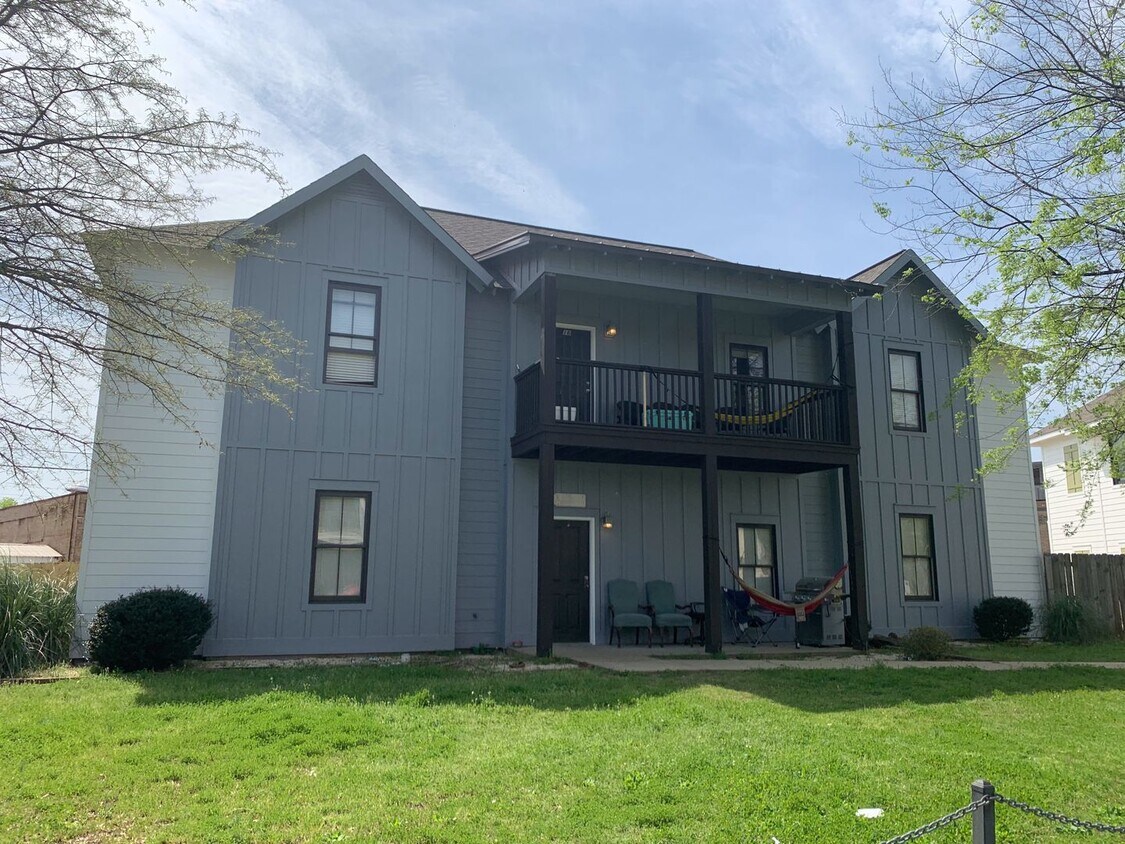 Foto principal - 515 Wesley Pl