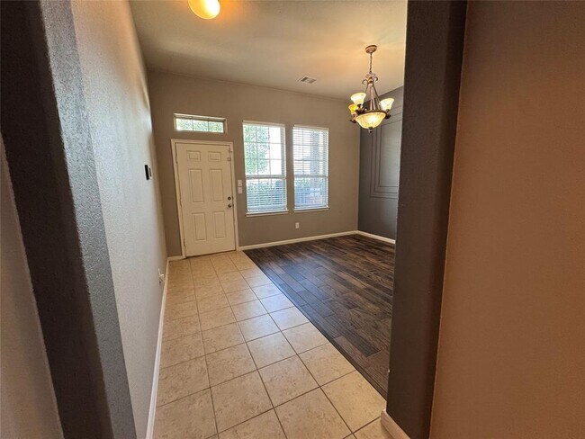 Foto del edificio - 13130 Lucy Grove Ln