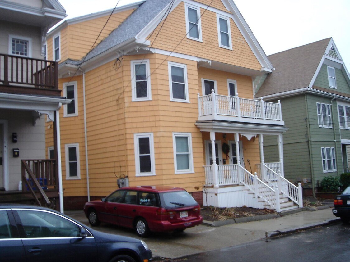 Primary Photo - 35 Charnwood Rd
